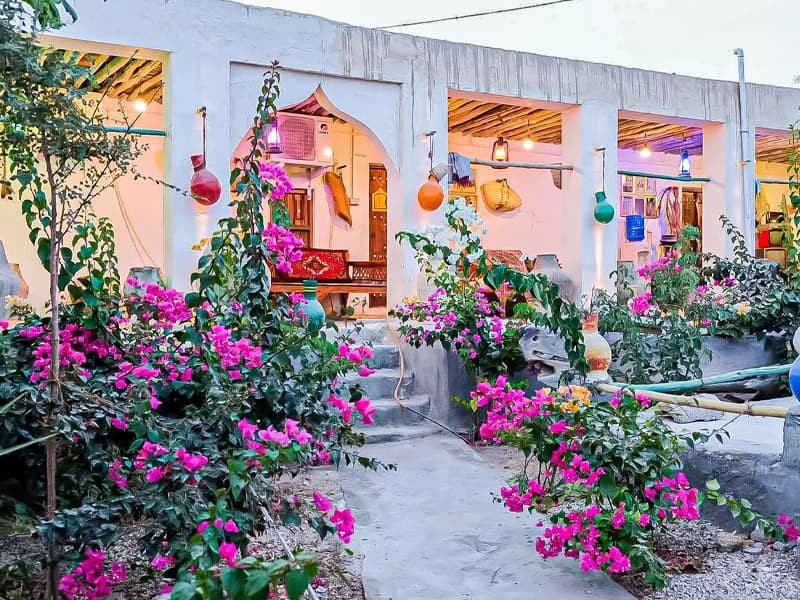 بوم گردی قشم؛ راهنمای کامل اقامت در خانه های بومی و تجربه زندگی محلی