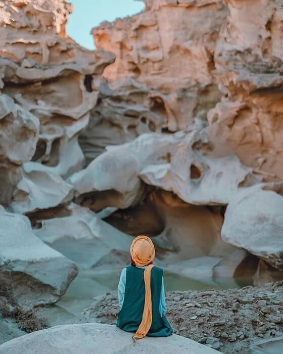 فرمالیته عروسی در قشم؛ بهترین لوکیشن های عکاسی و نکات مهم برای عروس و دامادها