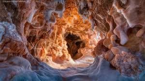 تور غار نمک قشم؛ سفر به دنیای زیرزمینی با تخفیف ویژه