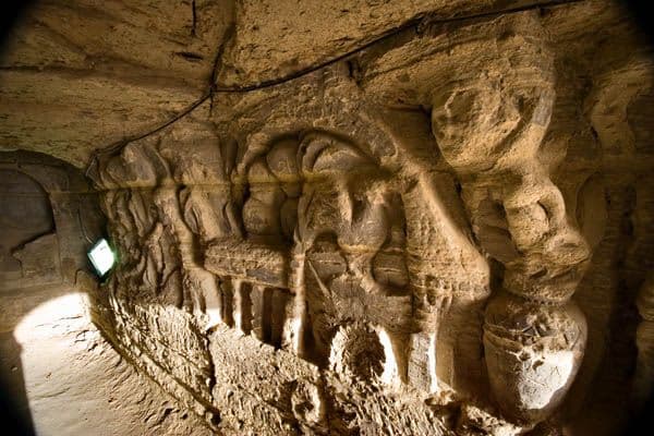 غار خربس قشم؛ راهنمای کامل بازدید از شگفتی تاریخی و طبیعی جزیره